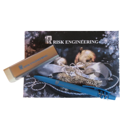 Рекламен календар Risk Engineering с фотографии на бебета